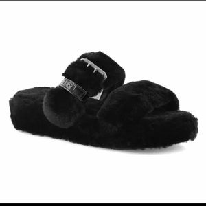 UGGS Woman’s Fuzz Yeah Slippers
